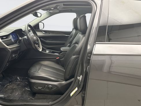 Used 2021 Jeep Grand Cherokee L Limited image 11