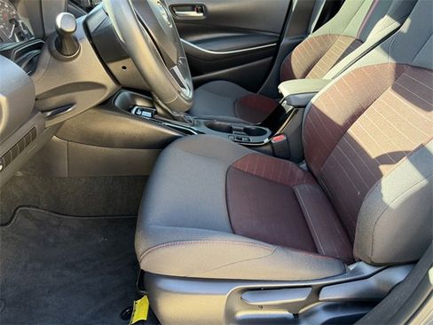 Used 2025 Toyota Corolla SE image 19