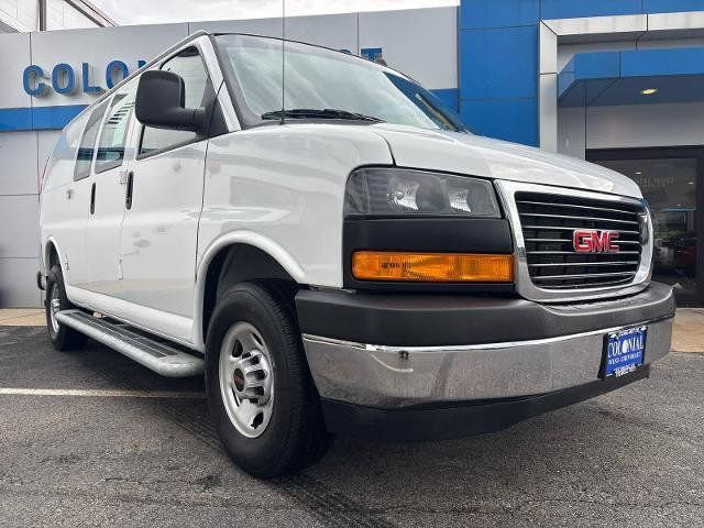 Used 2025 GMC Savana 2500 w/ Driver Convenience Package RWD image 2
