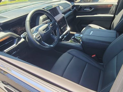 Used 2026 GMC Yukon Denali w/ Sun & Power Step Package AWD/4WD image 10