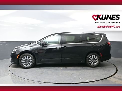 Used 2024 Chrysler Pacifica Select FWD image 9