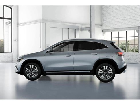 New 2026 Mercedes-Benz GLA 250 4MATIC image 32