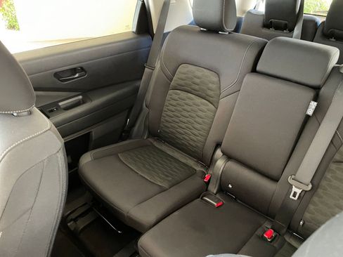 Used 2025 Nissan Pathfinder SV image 40