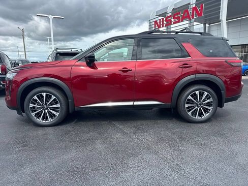 New 2026 Nissan Pathfinder Platinum w/ Cargo Package AWD/4WD image 2