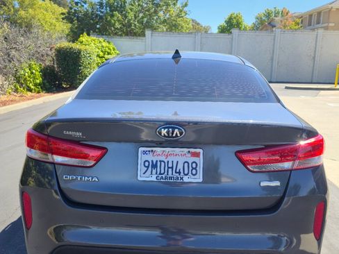 Used 2017 Kia Optima Premium w/ Hybrid Convenience Package FWD image 4