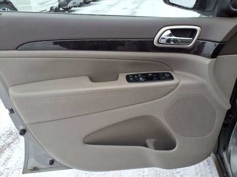 Used 2011 Jeep Grand Cherokee Laredo image 13