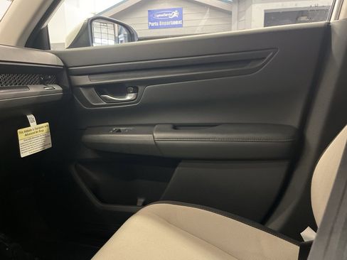 Used 2023 Honda CR-V LX image 14