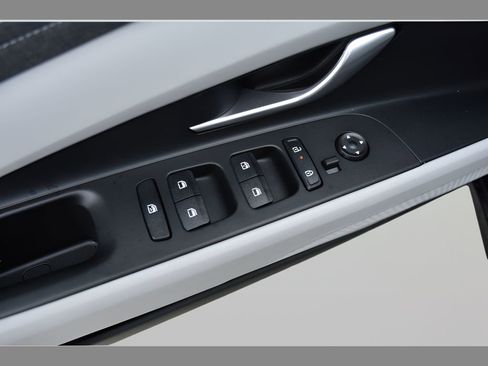 New 2026 Hyundai Elantra Limited FWD image 17