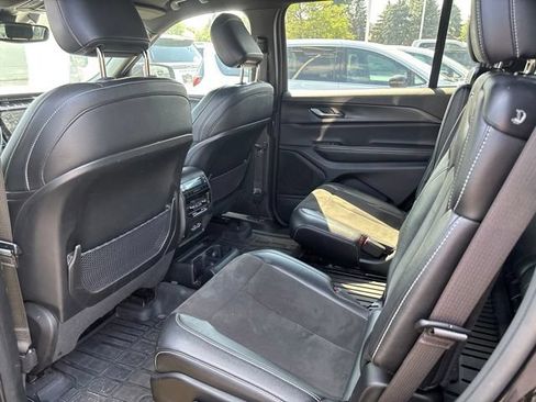 Used 2023 Jeep Grand Cherokee L Laredo AWD/4WD image 5