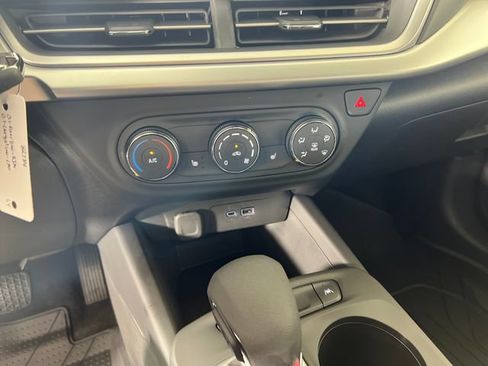 New 2026 Chevrolet Trax RS w/ Sunroof Package FWD image 18