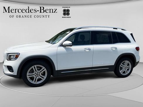 Used 2023 Mercedes-Benz GLB 250 4MATIC image 2