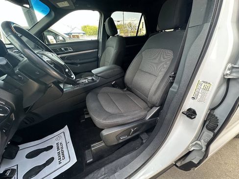 Used 2018 Ford Explorer XLT w/ Equipment Group 201A AWD/4WD image 16