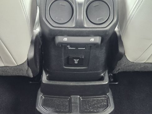 Used 2022 Jeep Wrangler Unlimited Sahara AWD/4WD image 40
