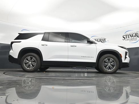 Certified 2024 Chevrolet Traverse LS FWD image 33