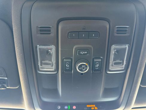 Used 2021 GMC Yukon XL SLT w/ Rear Media and Nav Package image 17