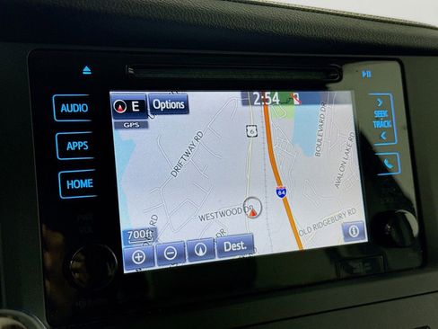Used 2015 Toyota Sienna XLE w/ XLE Navigation Package AWD/4WD image 17