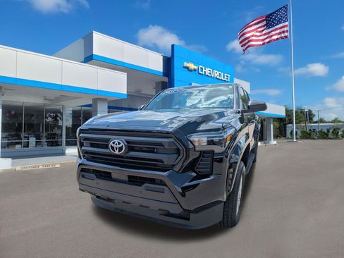 Used 2025 Toyota Tacoma SR w/ SR Upgrade Package RWD image 7