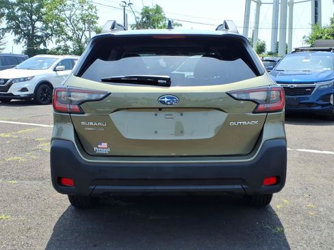 Used 2023 Subaru Outback Premium AWD/4WD image 4