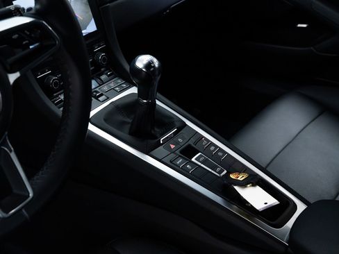 Used 2024 Porsche 718 Boxster RWD image 14
