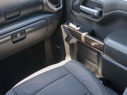 Used 2021 Chevrolet Silverado 1500 LT Trail Boss w/ Convenience Package II AWD/4WD image 26