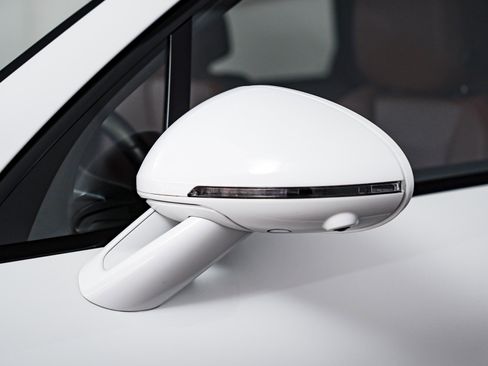 Certified 2024 Porsche Macan image 26