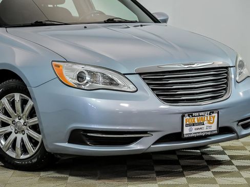 Used 2013 Chrysler 200 Touring FWD image 2