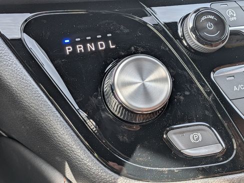 New 2026 Chrysler Pacifica Pinnacle w/ Trailer Tow Group image 11