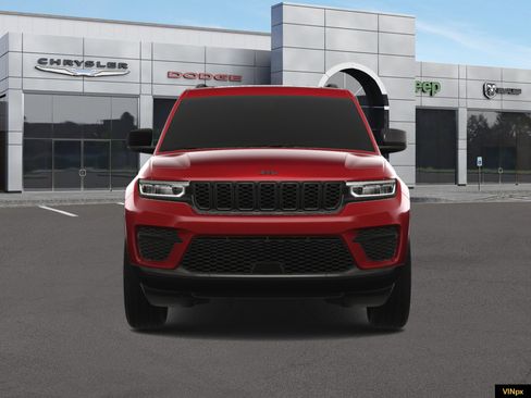 New 2025 Jeep Grand Cherokee Altitude image 12