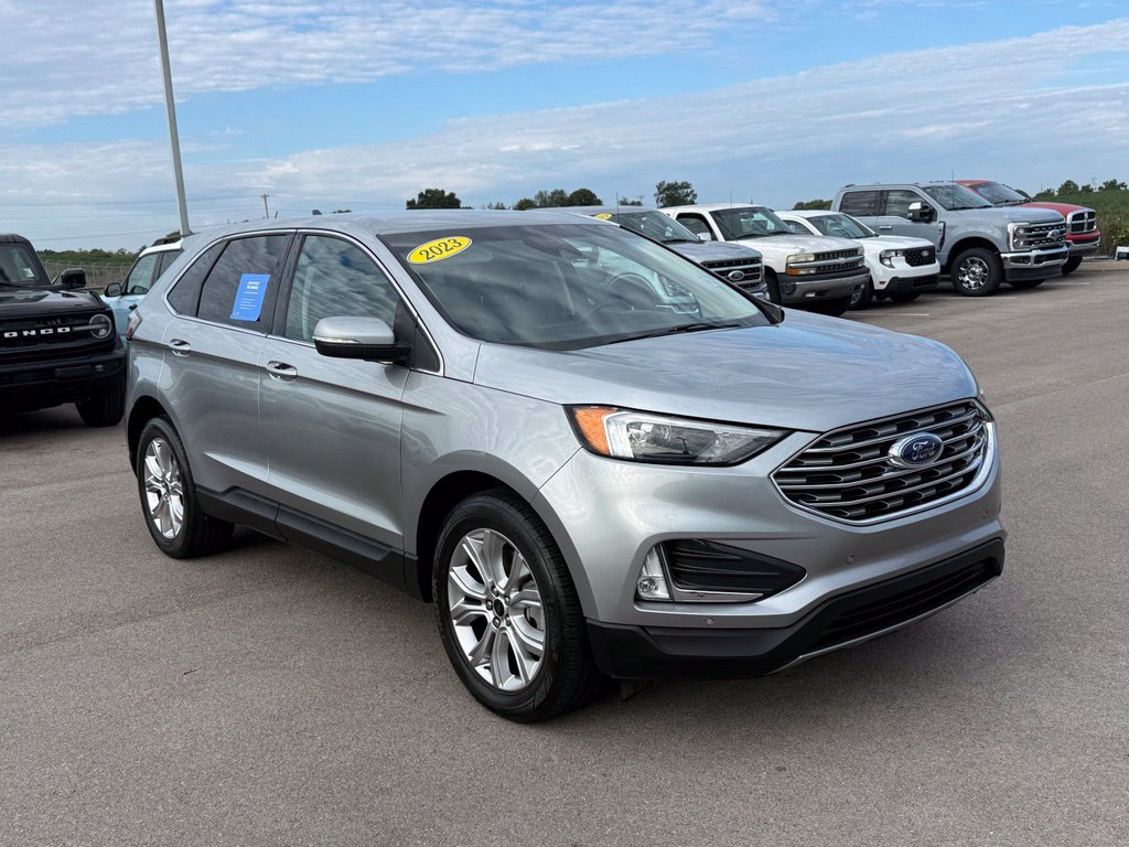 Used 2023 Ford Edge Titanium AWD/4WD image 2