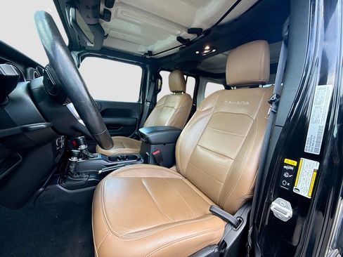 Used 2023 Jeep Wrangler Unlimited Sahara w/ Cold Weather Group AWD/4WD image 23