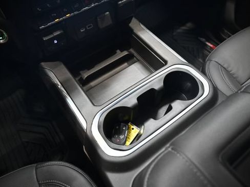 Used 2021 Chevrolet Silverado 1500 LTZ AWD/4WD image 19