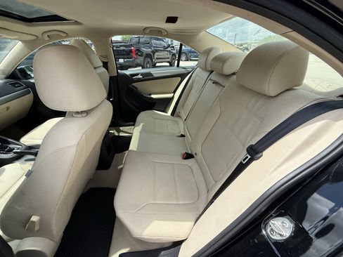 Used 2015 Volkswagen Jetta SE FWD image 30