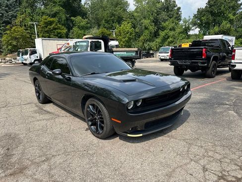 Used 2018 Dodge Challenger R/T Plus RWD image 7