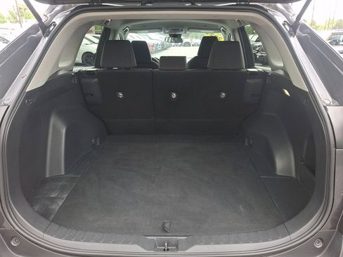 Used 2023 Toyota RAV4 LE AWD/4WD image 18