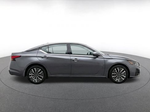 Used 2026 Nissan Altima 2.5 SV FWD image 10