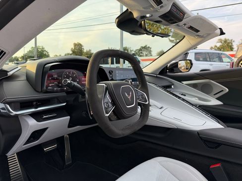 Used 2024 Chevrolet Corvette Stingray Premium Conv w/ Z51 Performance Package image 20