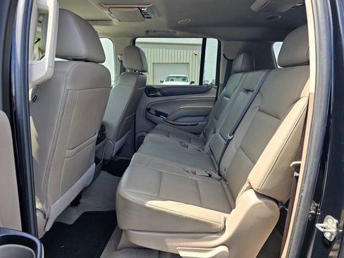 Used 2019 GMC Yukon XL SLT w/ Open Road Package AWD/4WD image 12