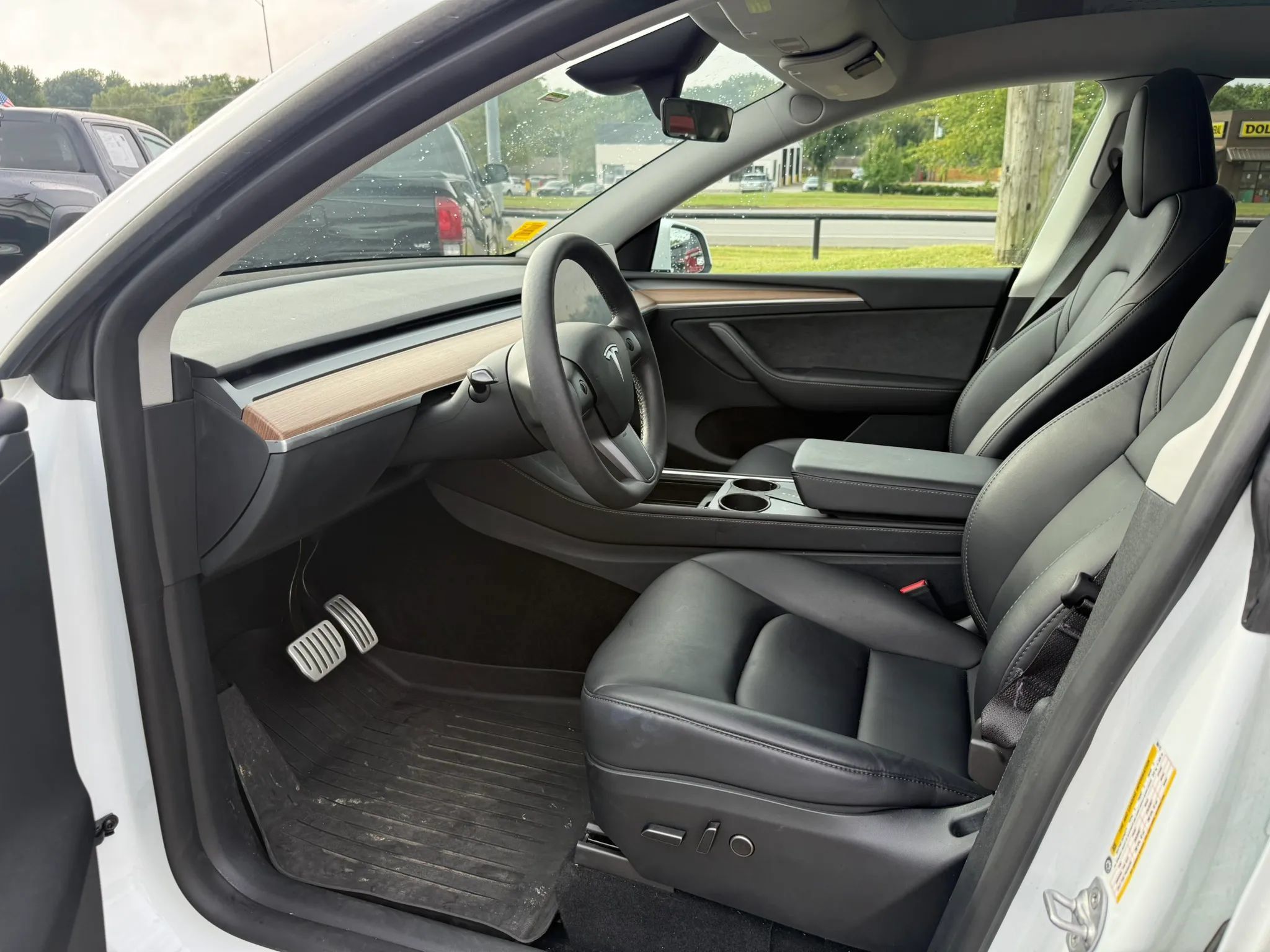 Used 2023 Tesla Model Y Performance AWD/4WD image 5