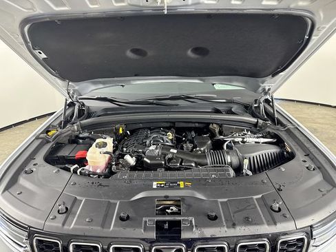 Used 2024 Jeep Grand Cherokee L Limited w/ Luxury Tech Group II AWD/4WD image 37