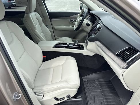 Used 2023 Volvo XC90 B6 Plus AWD/4WD image 37
