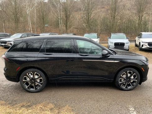 New 2026 Lincoln Nautilus Reserve image 7