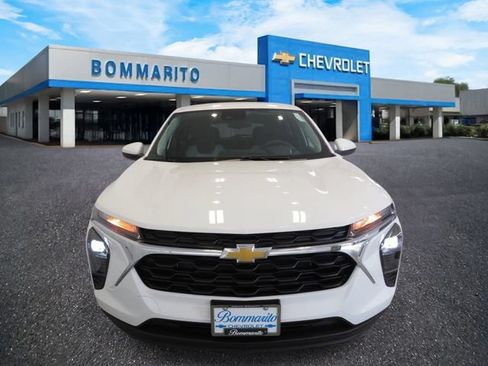 New 2026 Chevrolet Trax LS w/ LS Convenience Package FWD image 5