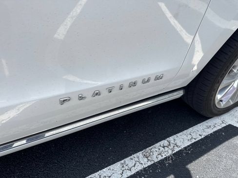 Used 2018 Ford Expedition Max Platinum RWD image 6