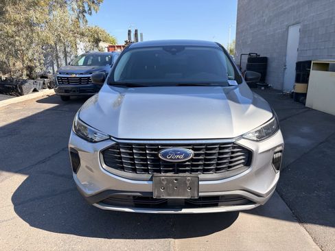 Used 2024 Ford Escape Active FWD image 2