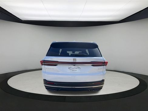 Used 2025 Buick Enclave Preferred image 6