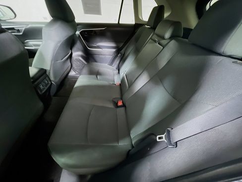 Certified 2025 Toyota RAV4 LE FWD image 21