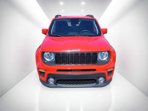 Used 2019 Jeep Renegade Latitude FWD image 3