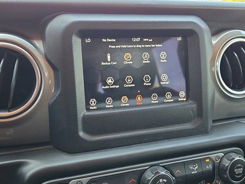 Used 2020 Jeep Wrangler Unlimited Sahara AWD/4WD image 30