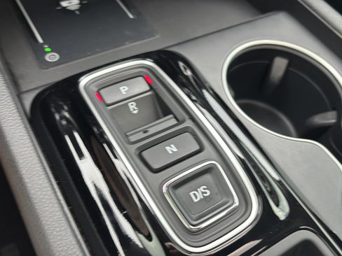 Used 2025 Honda Pilot Touring image 22