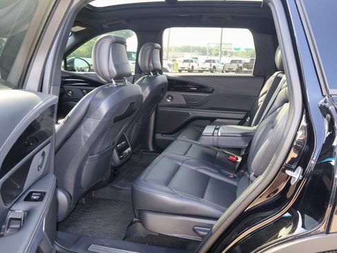 Used 2024 Lincoln Nautilus Premier w/ Equipment Group 102A AWD/4WD image 13